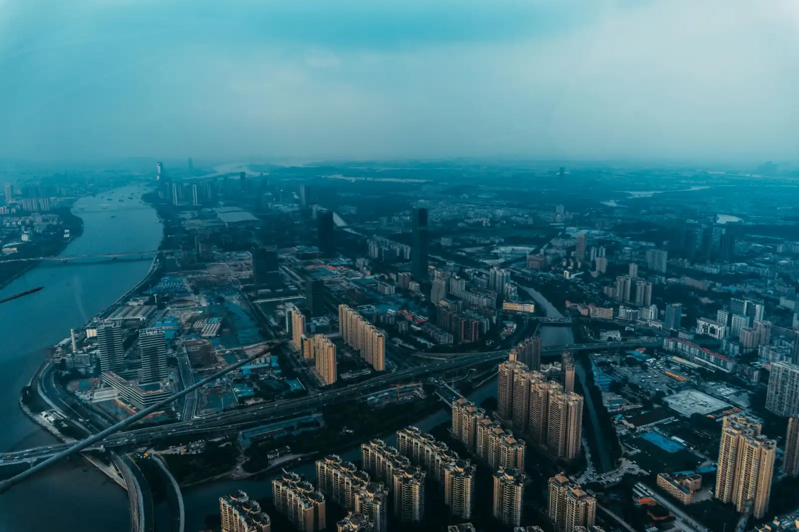 X展架与易拉宝材质对比：如何匹配不同促销场景