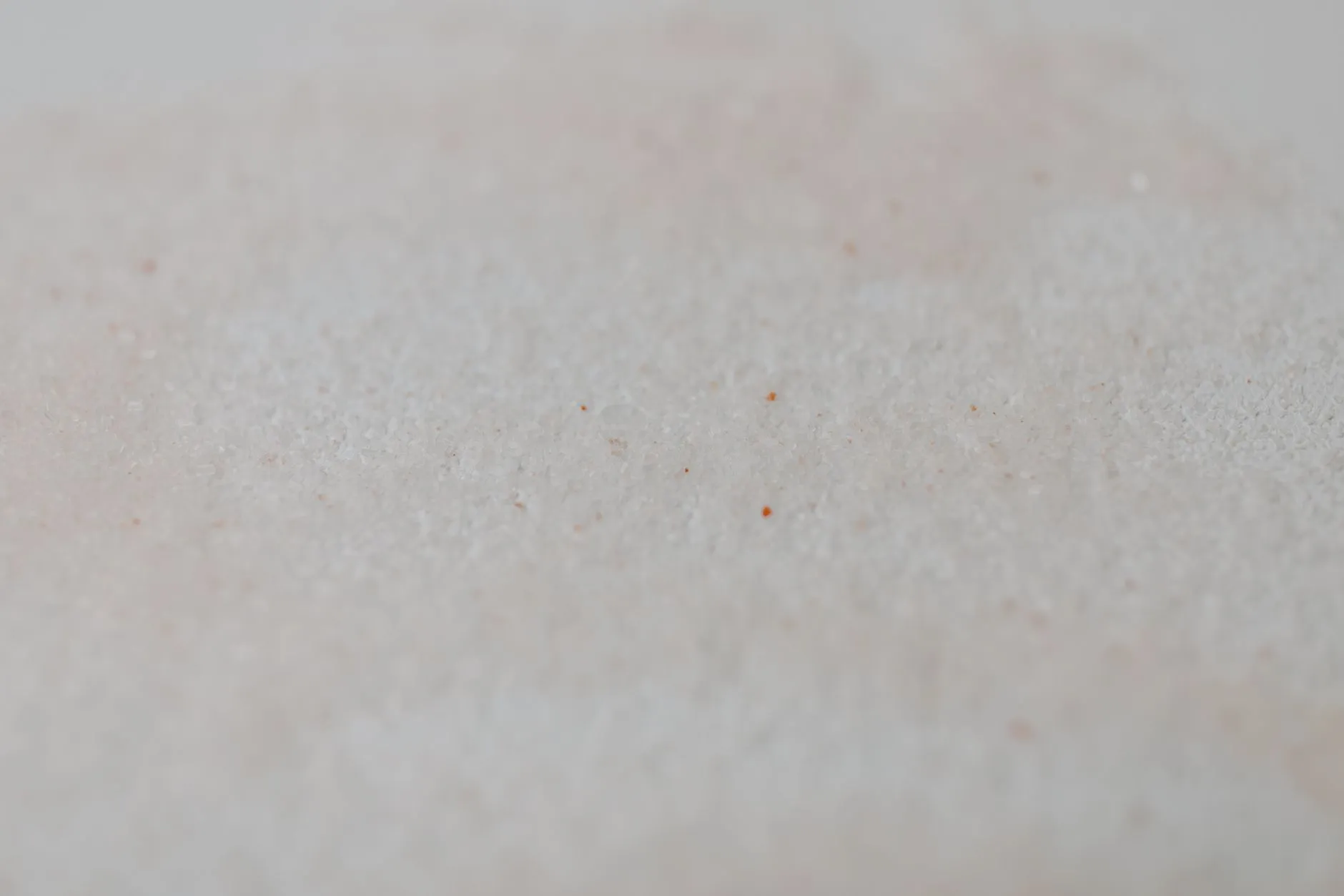 喷绘写真与UV打印工艺对比及广告物料选型指南
