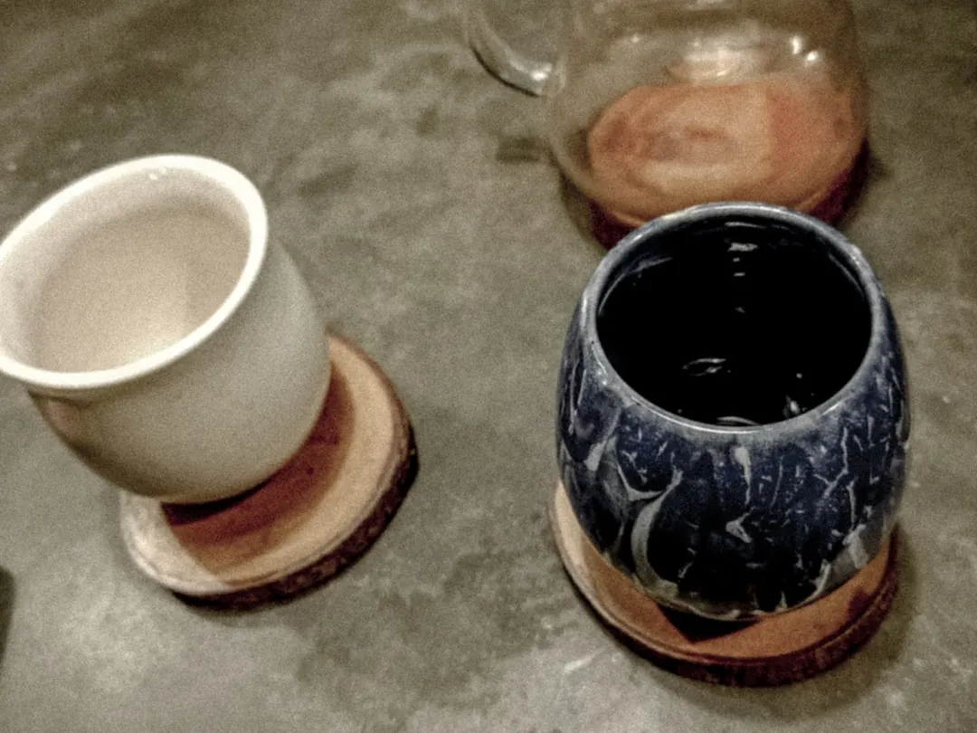 上海诺曼维广告设计：喷绘写真与展架广告物料选购指南