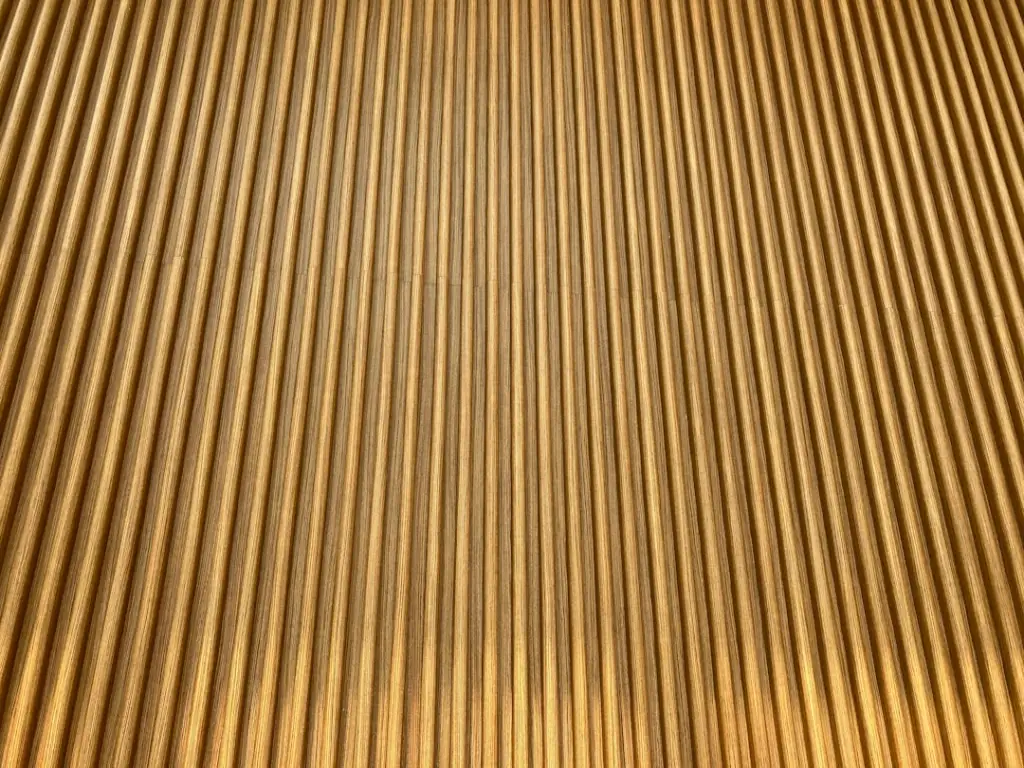 上海企业促销展示物料怎么选：喷绘写真与展架广告制作全解析