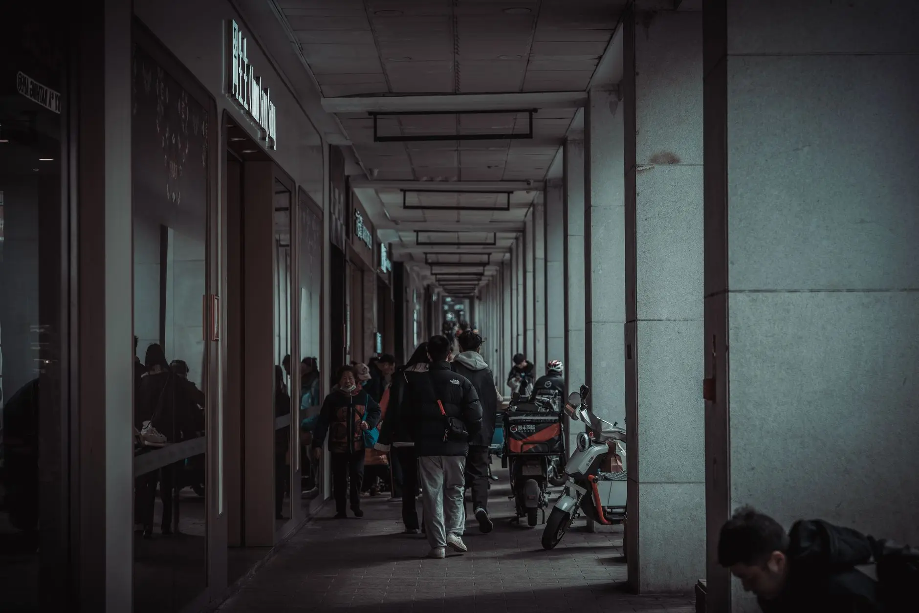 喷绘写真与数码印刷技术差异解析：广告物料制作如何选择合适工艺